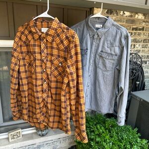 Lot of 2 men’s large tecovas button down shirts